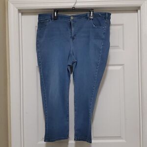 Lane Bryant womens 22 light blue mid rise girlfriend crop jeans